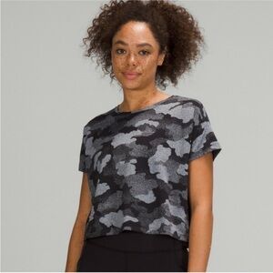Lululemon Cates Training Tee - Camo Crop Top - Athleisure Yoga Running